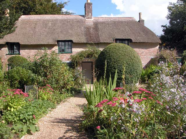 Visit Hardy's cottage from the Trooper Inn campsite